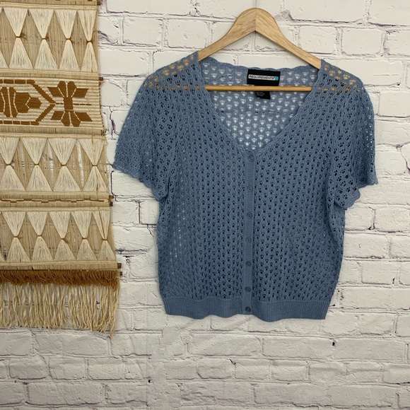 Vintage Tops - crochet vintage button front top